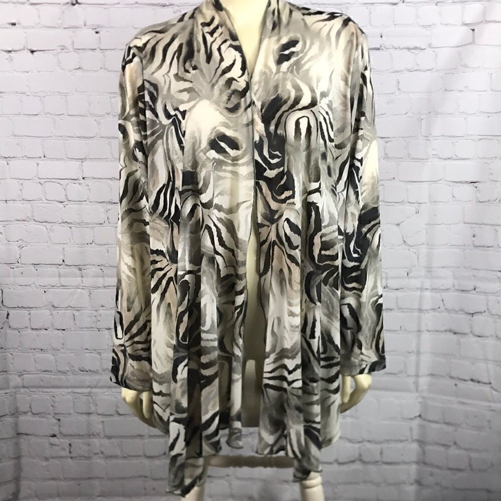 Chico’s Traveler’s Zebra Print sheer light Jacket over-shirt size 1 or 8 medium